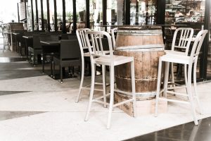 SOS Hostelería logra que el Tribunal Supremo revise la legalidad de la Ordenanza que prohíbe, en Valencia, la apertura de bares que no mantengan una distancia de 30 metros
